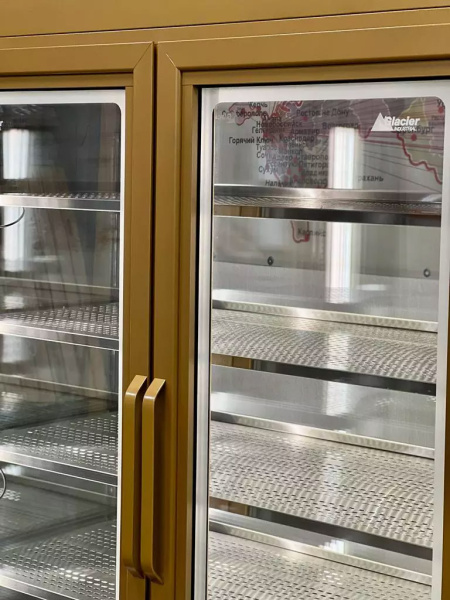Шкаф-витрина Glacier Исполин морозильный_4