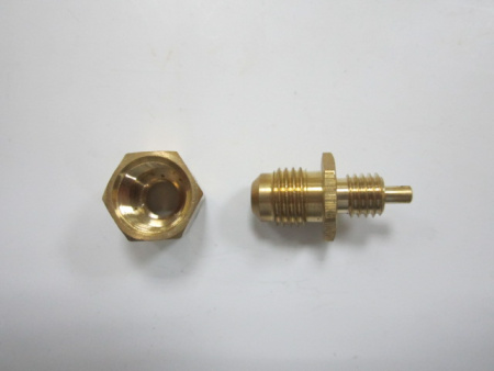 Переходник к баллону R600 | Продажа, монтаж и обслуживание холодильного оборудования | Север33