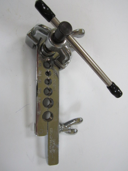 Набор развальцовочный 195 А