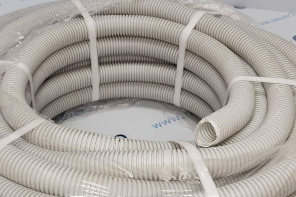 Гофра с протяжкой 32(бухта 25м) DKC_1ed